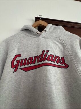 ⚾️ GUARDIANS HOMAGE hoodie ⚾️ Large (men’s style but can be unisex!)